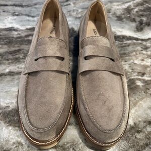 Women’s Ann Klein Emmylou Lug Sole Loafers Taupe 7.5M